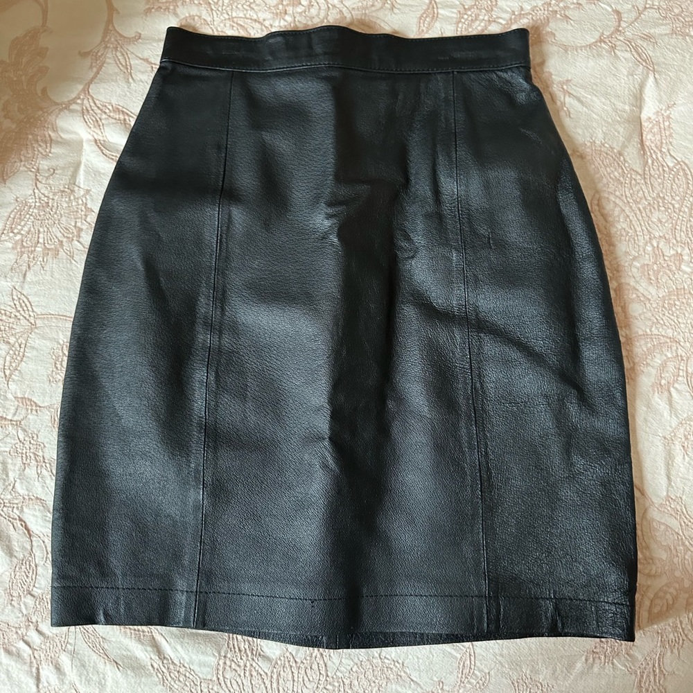 Wilson Vintage genuine, leather Mini skirt Size 6